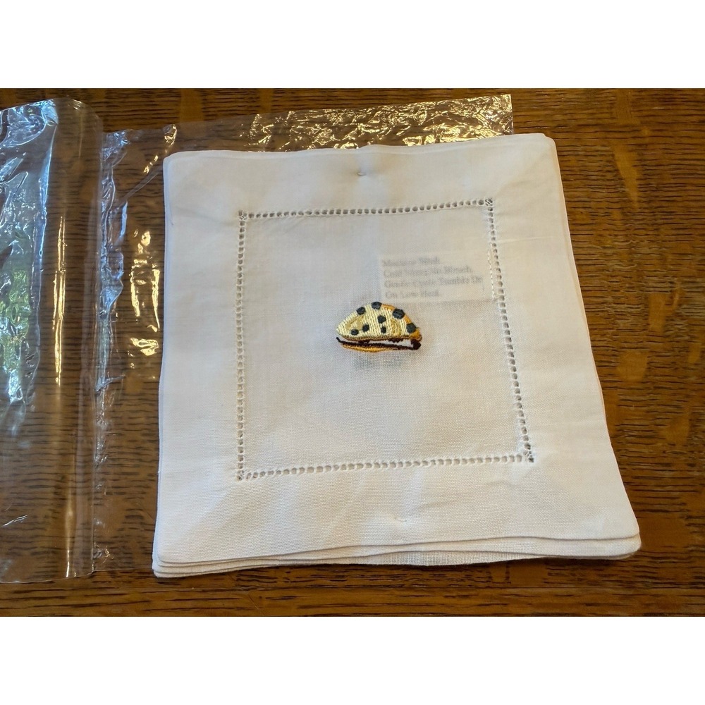 NEW Embroidered Seashell Oceanside Napkins 6"‎ x 6" Set Of 4 Shells Beach Design